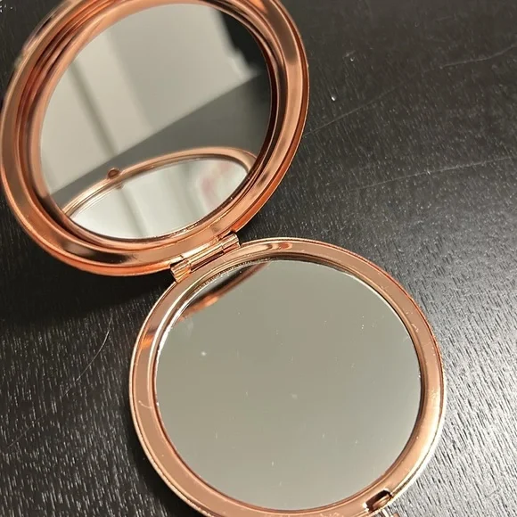 Compact Mirror - Picture 2 of 4